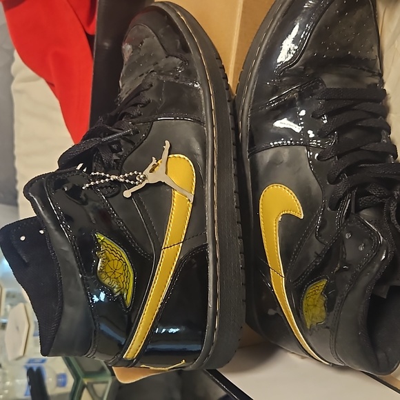 Jordan retro 1s - Picture 2 of 8